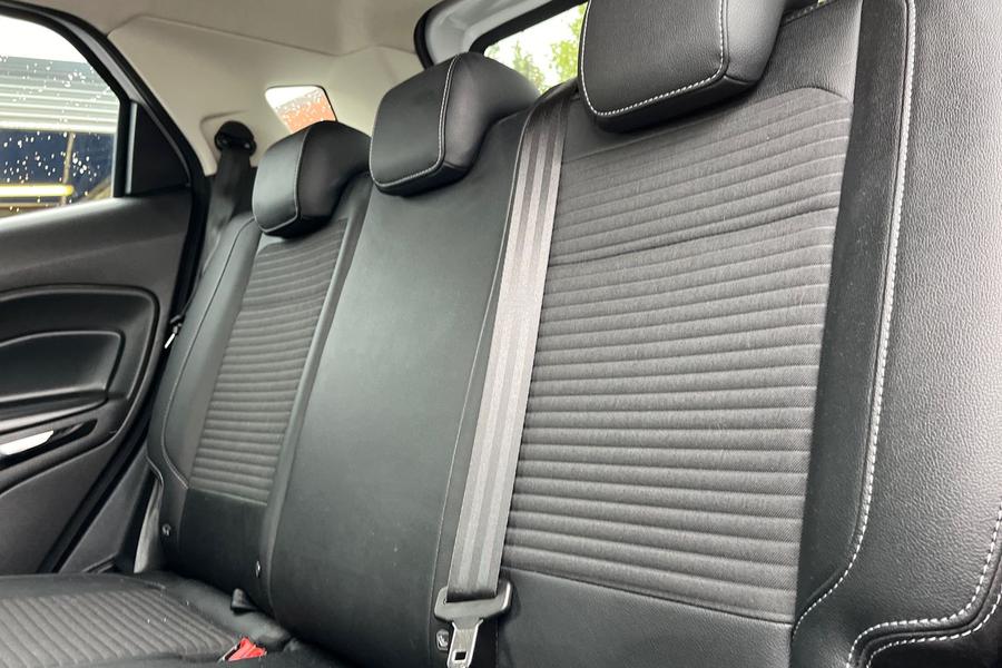 Ford ECOSPORT Photo autoimg-3a6ec9c00aed22b574edc5b11a6a9872ce3d3774.jpg