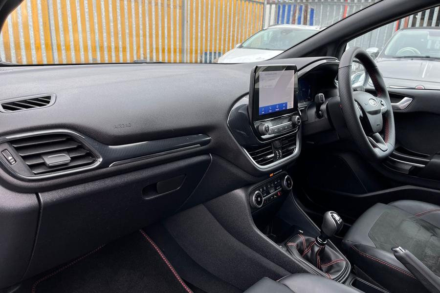 Ford FIESTA Photo autoimg-3a7634d5f9ad34613924d32f021c8f01d194deb0.jpg
