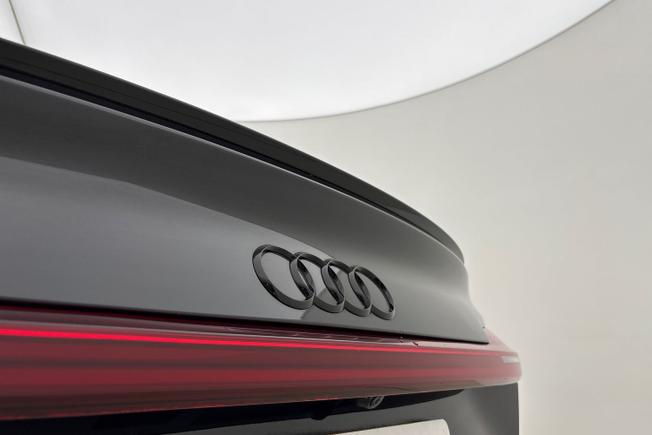 AUDI E-Tron S Photo 25