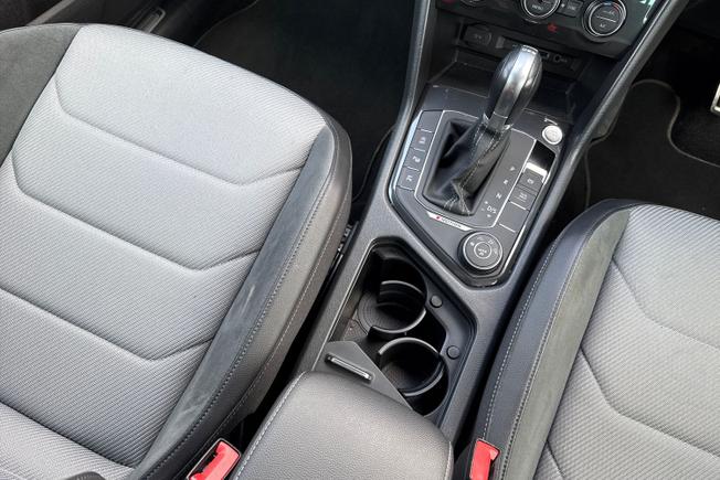 VOLKSWAGEN Tiguan Photo 24