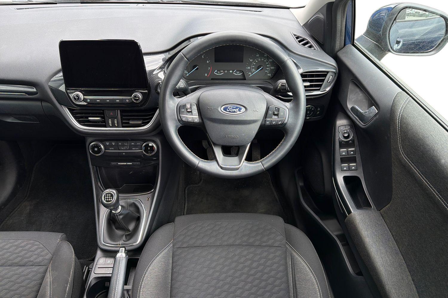 Ford PUMA Photo 10