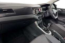 VOLKSWAGEN Polo Photo 2
