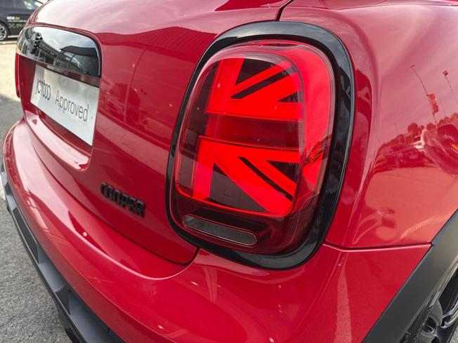 MINI Hatch Photo 18
