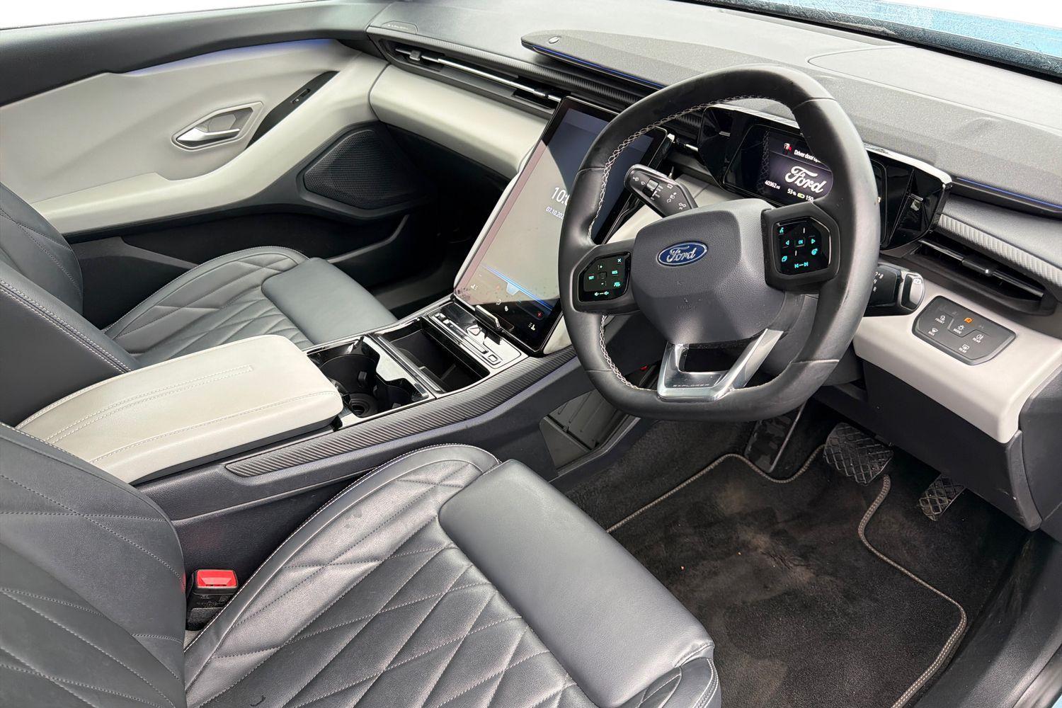 Ford EXPLORER Photo 8