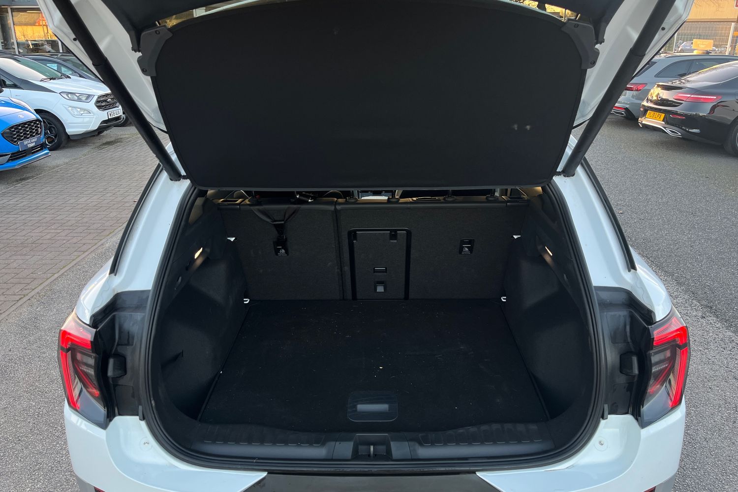 Ford Explorer Photo 19