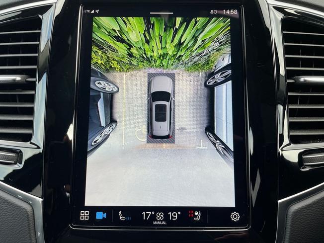 VOLVO XC90 Photo 36