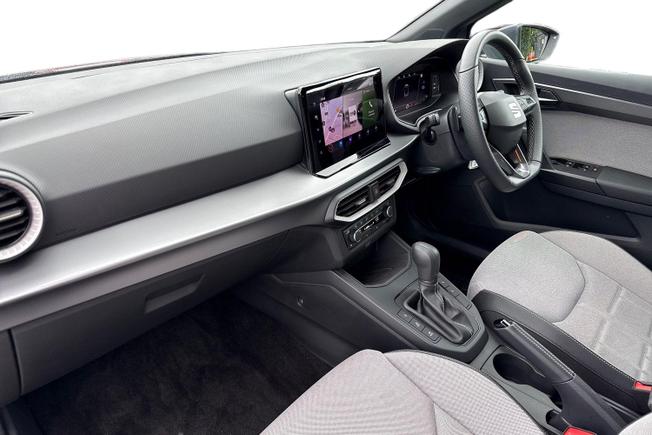 SEAT Arona Photo 2