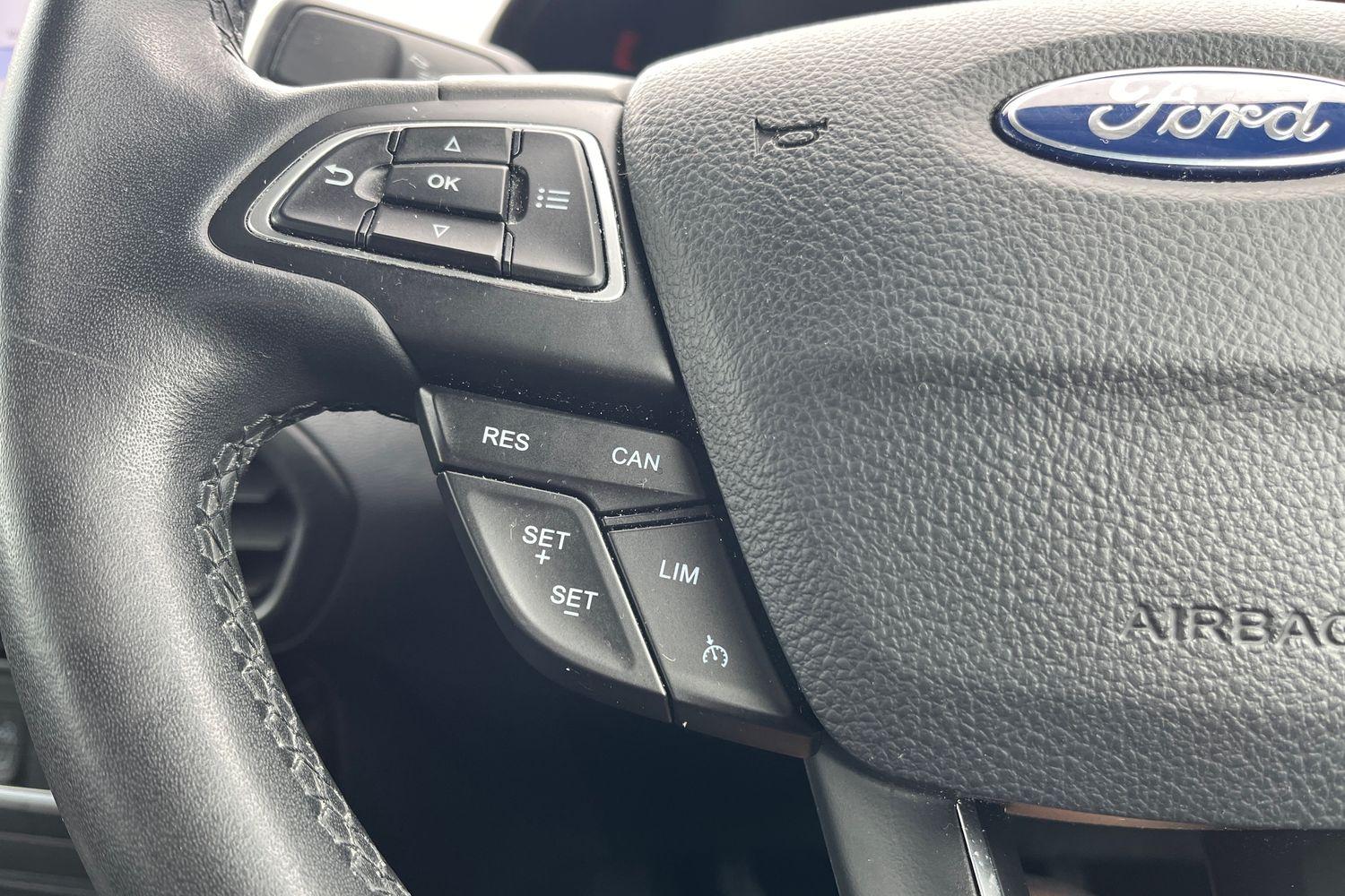 Ford EcoSport Photo 35