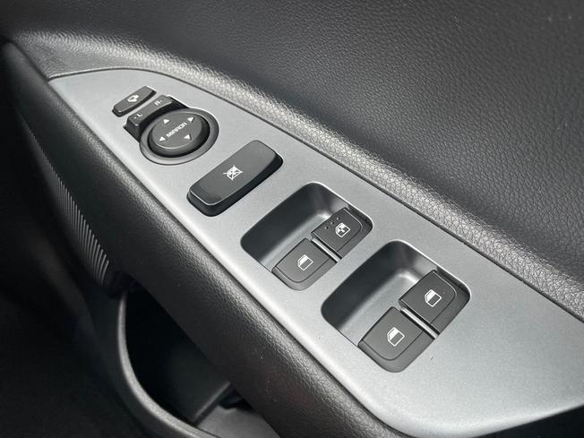 KIA Stonic Photo 34