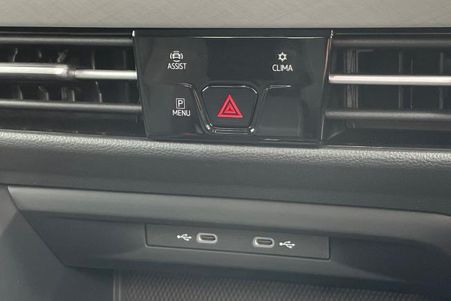 VOLKSWAGEN Golf Photo 23