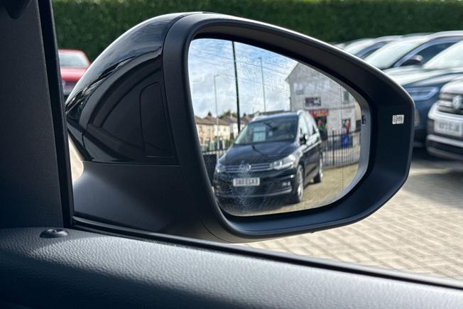 VOLKSWAGEN T-Roc Photo 43