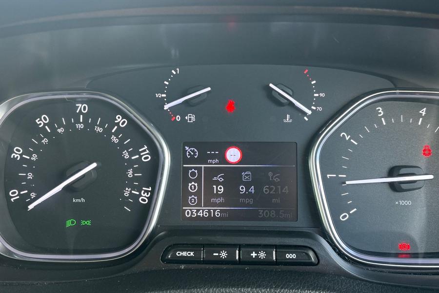 Peugeot TRAVELLER Photo autoimg-3ab075380590411aed8a5cb8125adb235e6522ec.jpg