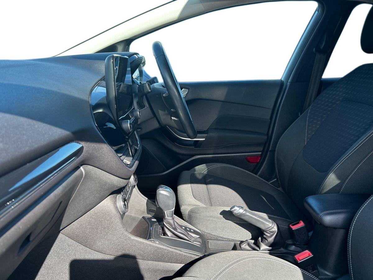Ford Fiesta Photo 2