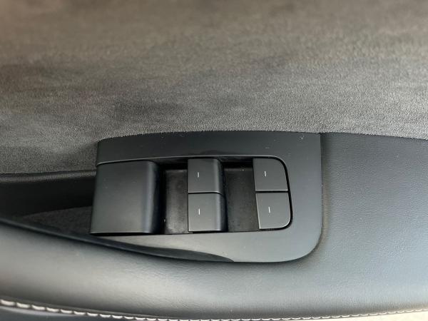 TESLA Model Y Photo autoimg-3ab4df8af50ad6cd33744bbf285f621f382978a5.jpg