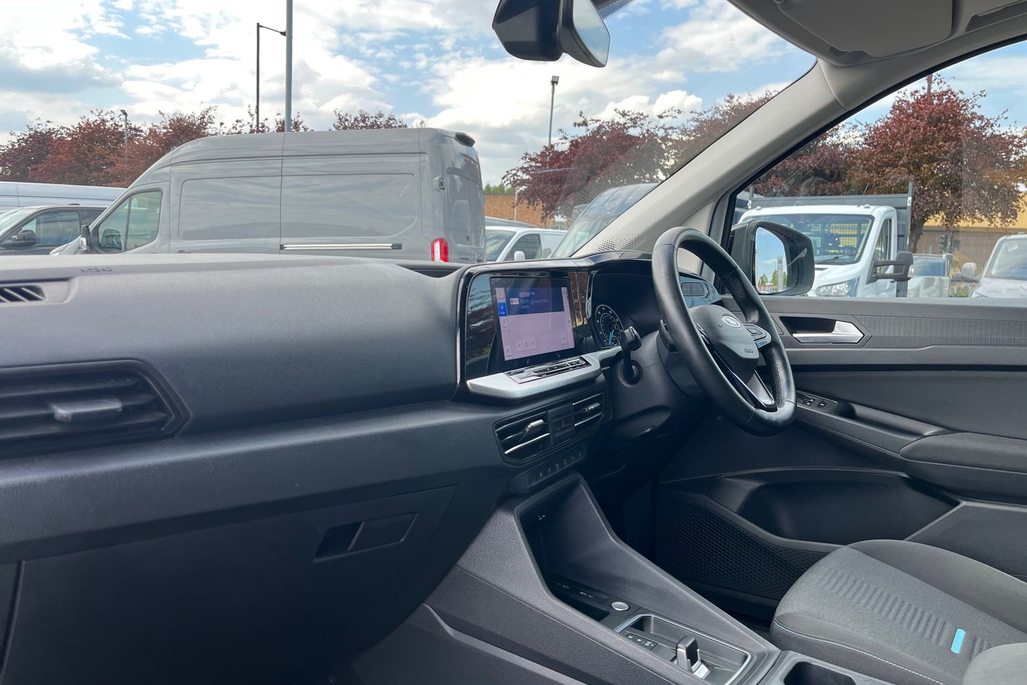 Ford TOURNEO CONNECT Photo 17