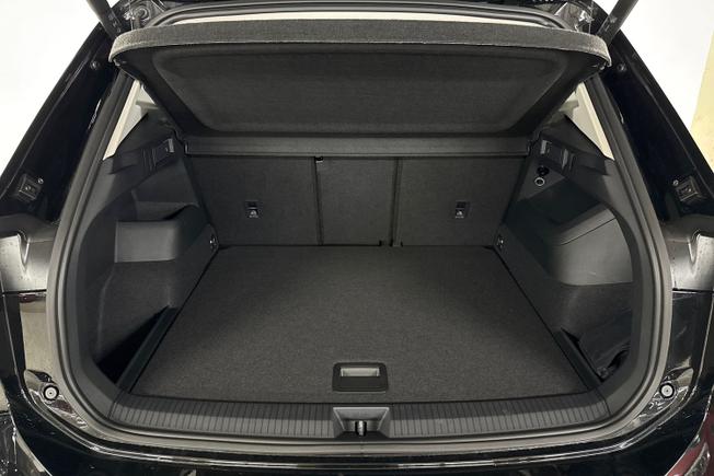VOLKSWAGEN Tiguan Photo 12