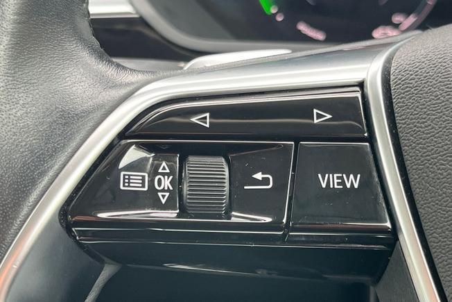 AUDI e-tron Photo 16