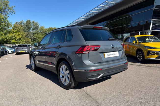 VOLKSWAGEN Tiguan Photo 23