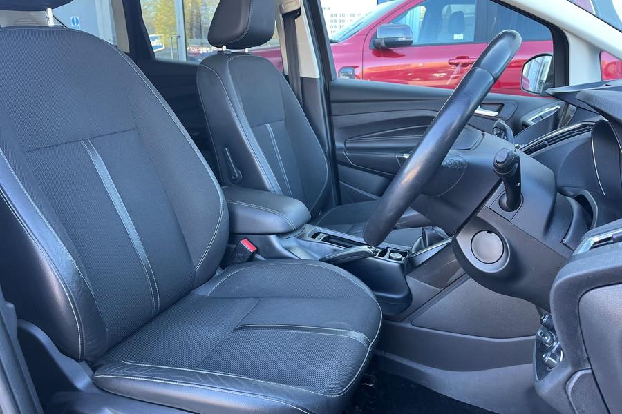 Ford C-MAX Photo autoimg-3ac387bc93b03fa0d79e8a714ee4d3e9f0783f03.jpg