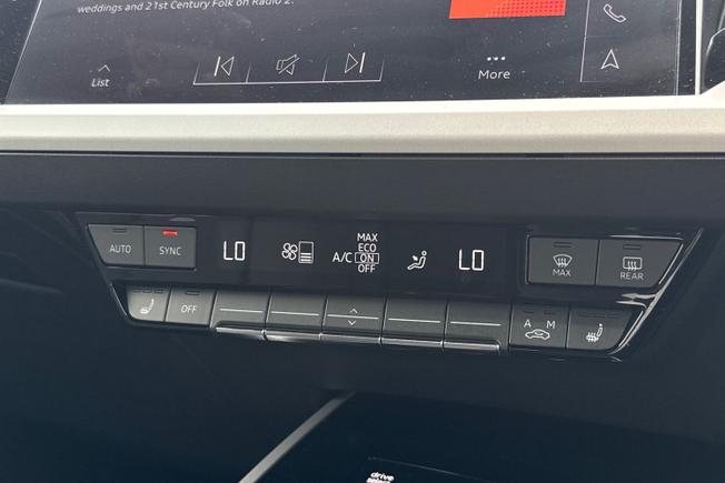 AUDI Q4 E-Tron Photo 33