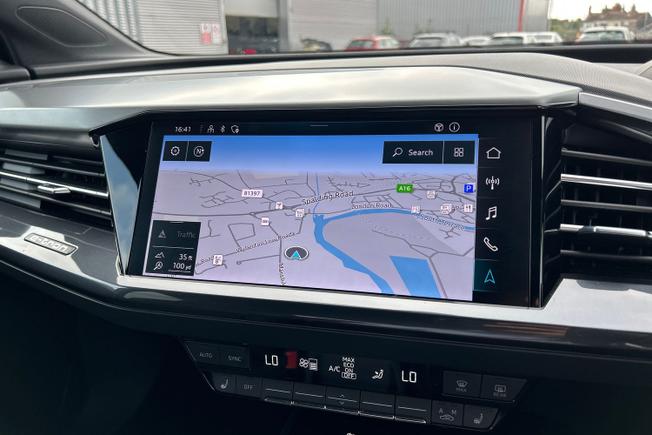 AUDI Q4 E-Tron Photo 14