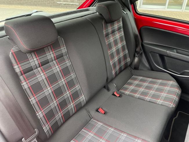 VOLKSWAGEN up! Photo 40