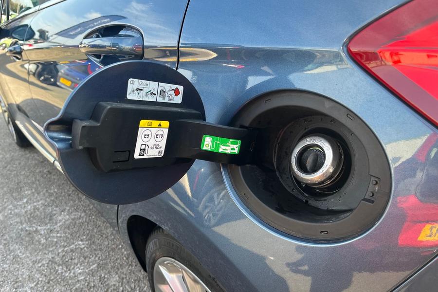 Ford FIESTA Photo autoimg-3ad33e09e92b3cf1ec2a08c74a0085934e3a17c2.jpg