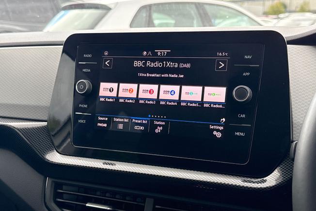 VOLKSWAGEN T-Cross Photo 13