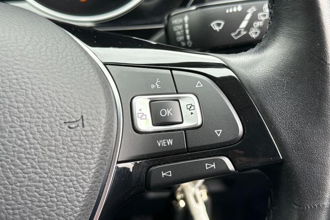 VOLKSWAGEN Touran Photo 17