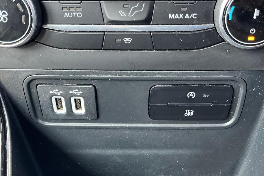 Ford ECOSPORT Photo autoimg-3ad82fae3bbdadb35474e2b0797a87d50a66a248.jpg