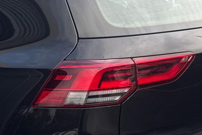 VOLKSWAGEN Golf Photo 18