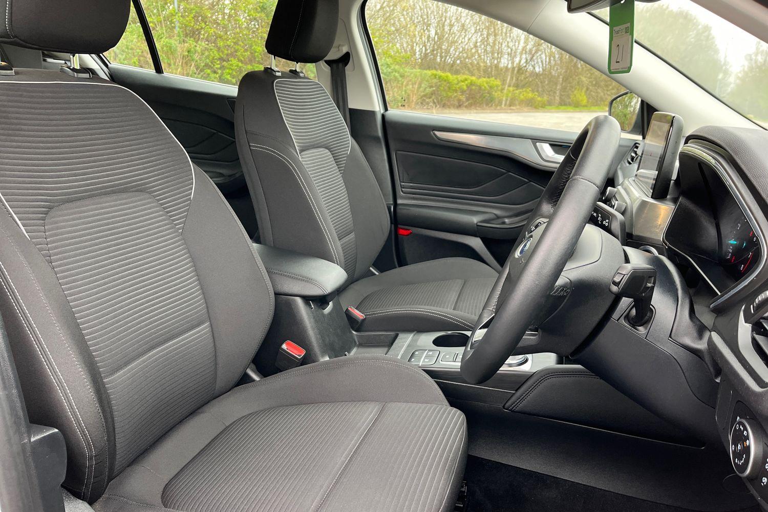 Ford FOCUS Photo 16