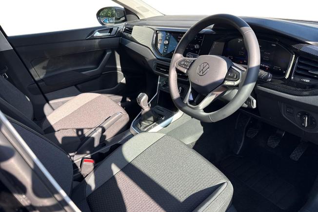 VOLKSWAGEN Taigo Photo 6