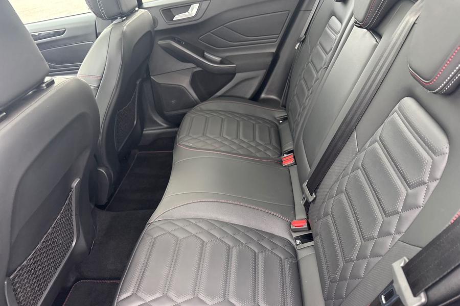 Ford FOCUS Photo autoimg-3aeda59e038abfae7912b926ac78d15615d7937f.jpg