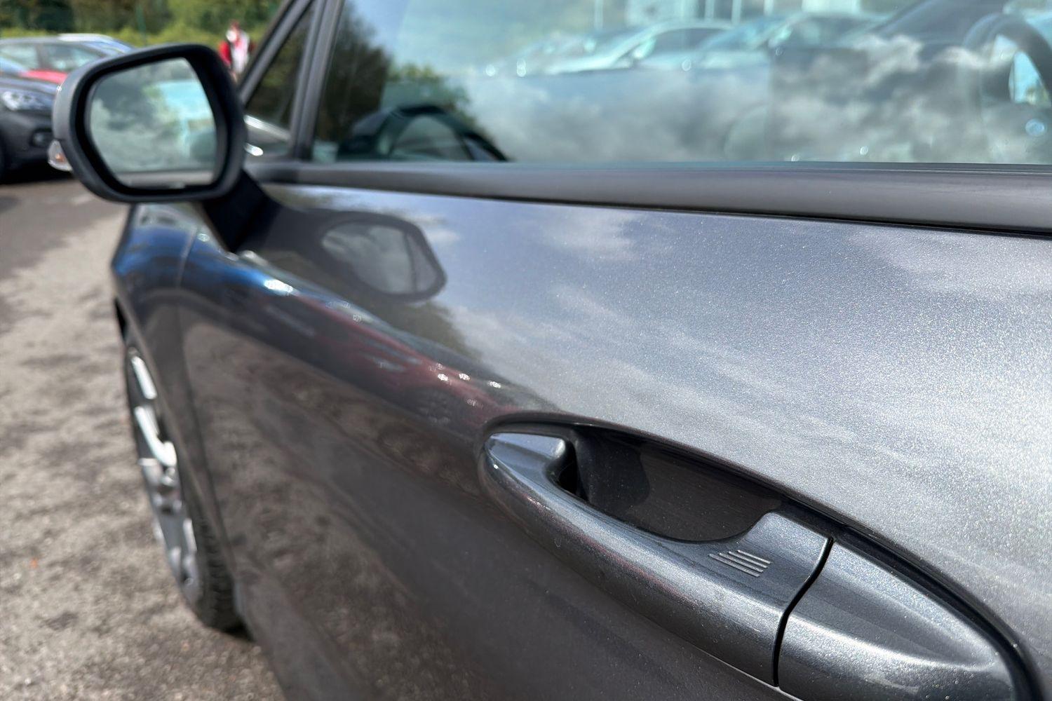 Ford FIESTA Photo 34