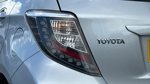 Toyota Yaris Photo autoimg-3af2a055a2f9c1eb1a06cc4b321656132f24bfc2.jpg