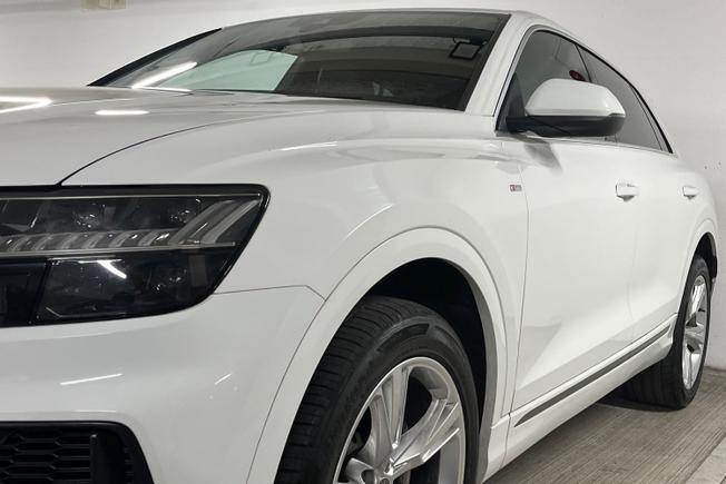 AUDI Q8 Photo 40