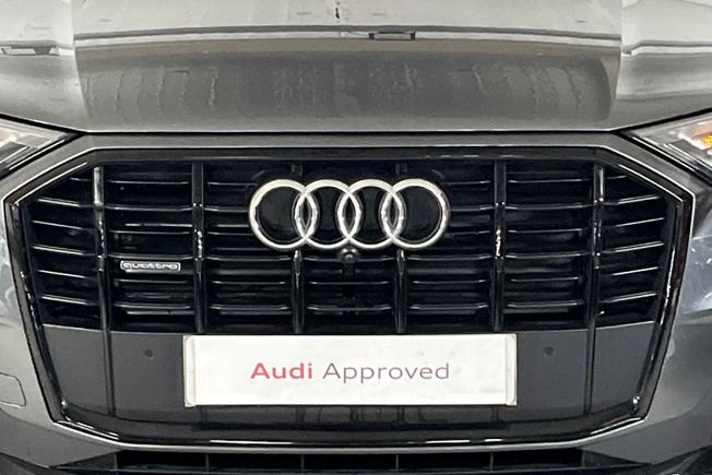 AUDI Q7 Photo 39