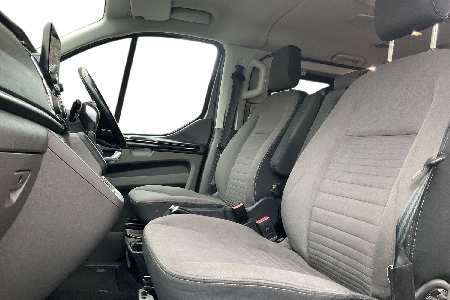 Ford TOURNEO CUSTOM Photo 9