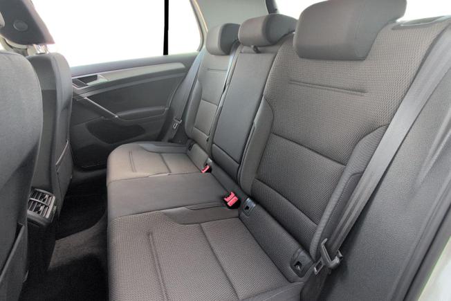 VOLKSWAGEN Golf Photo 9