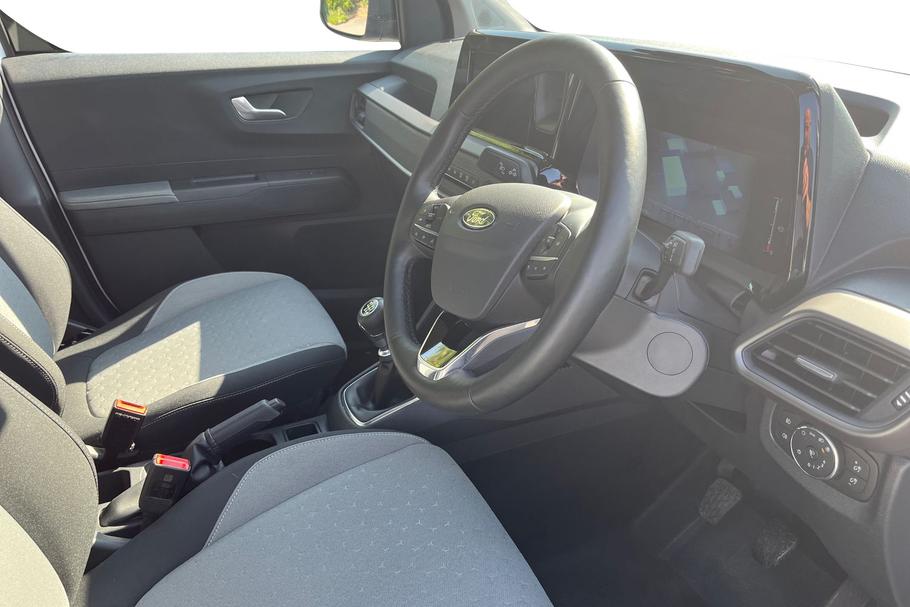 Used Ford Transit Courier 13