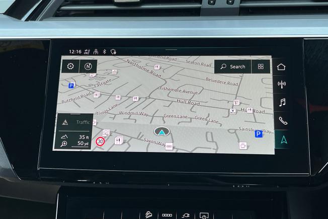 AUDI E-Tron Photo 14