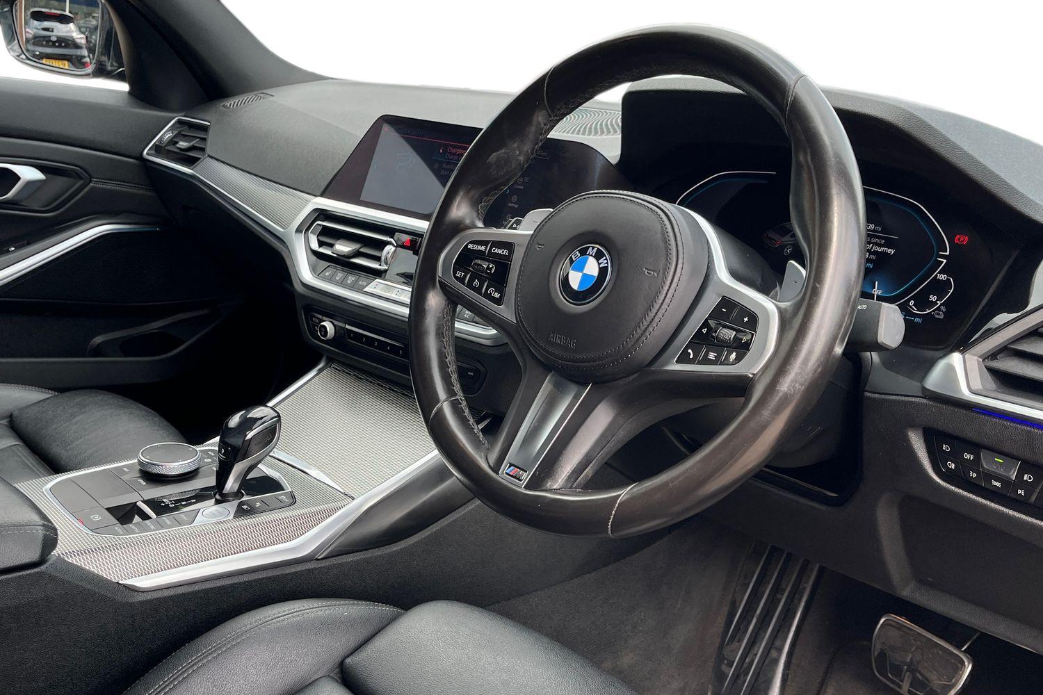 BMW 3 Series Photo 8