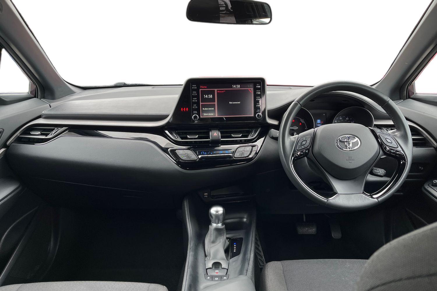 Toyota C-HR Photo 9