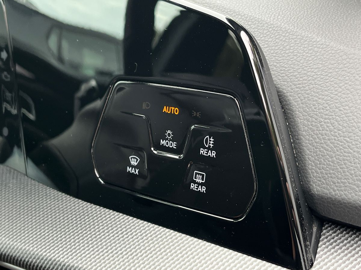 Volkswagen Golf Photo autoimg-3b0b3c34a1fe804be46b2710c18e5954db8f6308.jpg