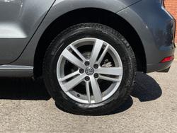 VOLKSWAGEN Polo Photo 5