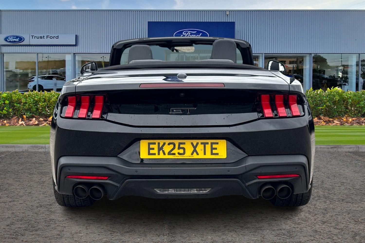 Ford MUSTANG Photo 6