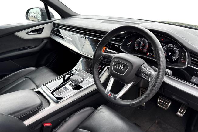 AUDI Q7 Photo 6