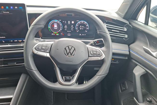VOLKSWAGEN Tiguan Photo 11