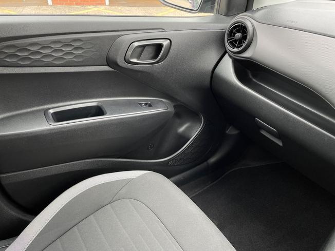HYUNDAI i10 Photo 50